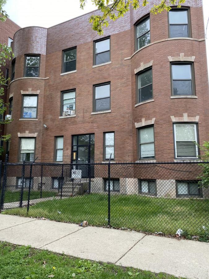 Modern 3 Bedroom Close To Downtown *