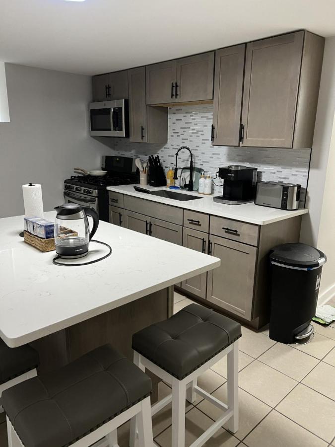 Apartment Modern 3 Bedroom Close To Downtown