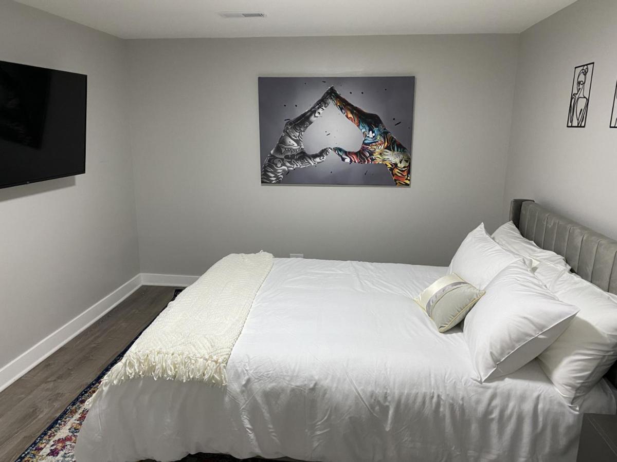 Apartment Modern 3 Bedroom Close To Downtown